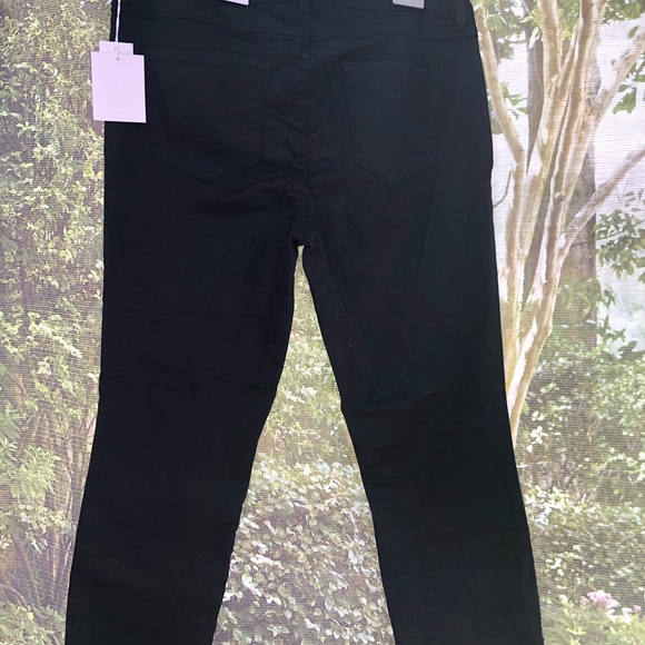 Scalloped hem jeans - Picture 7 of 15